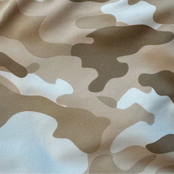 Torrid Active Sports Bra Size 6X 6 Zip Front Wireless Camo Neutral Gym Walking - Picture 3 of 11